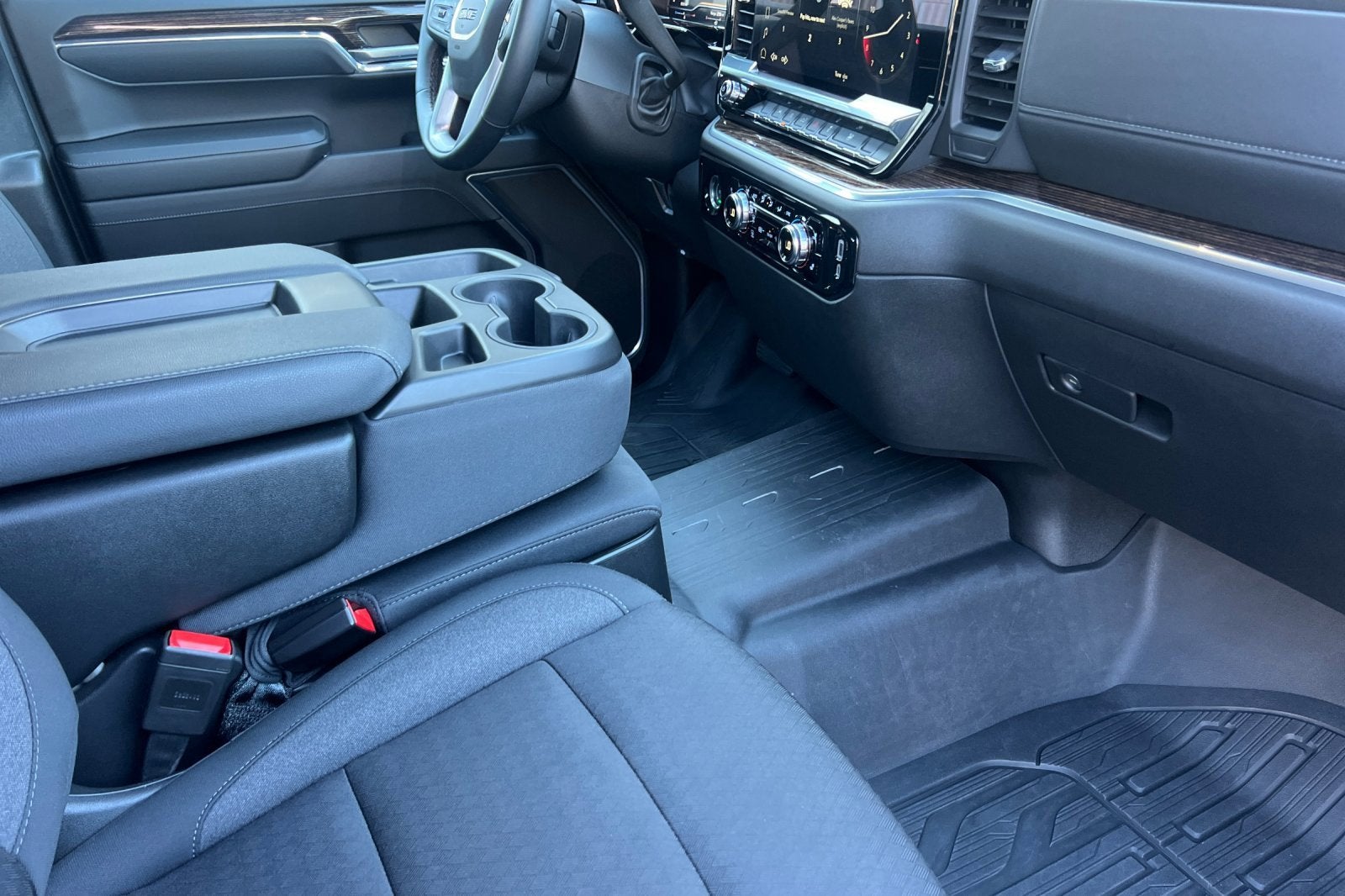 2024 GMC Sierra 1500 SLE