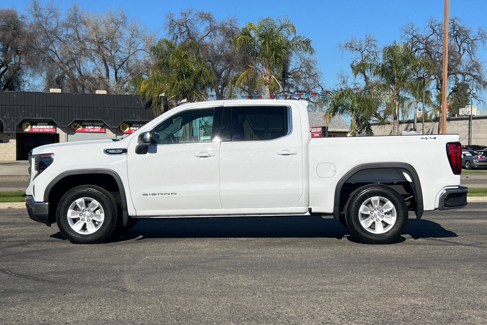 2024 GMC Sierra 1500 SLE