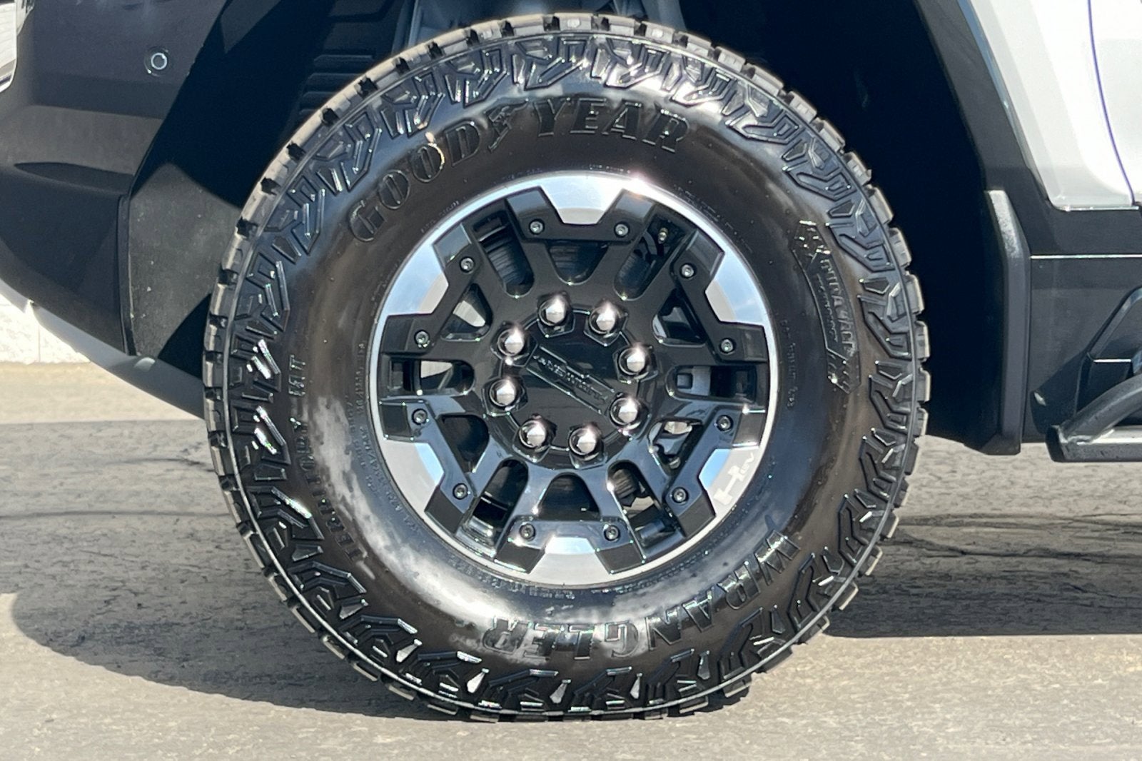 2024 GMC HUMMER EV SUV 2X